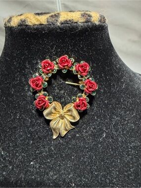 Vintage Avon Gold Bow & Red Rose Wreath Brooch